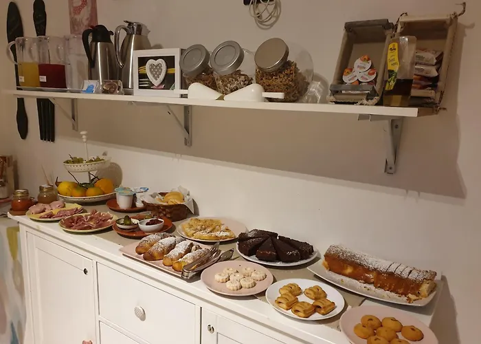 לינה וארוחת בוקר Dimoramuri 4*